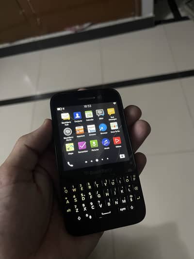BlackBerry Q5