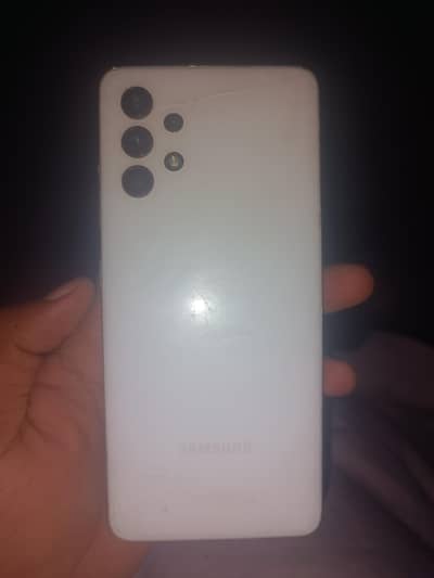 Samsung Galaxy A32  (25,000)