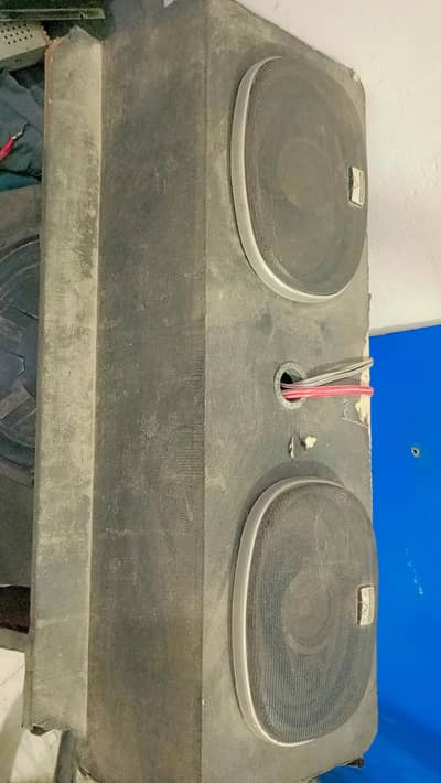 car base and amplifier