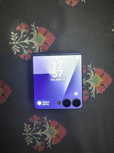 Samsung Z Flip 7 256 GB NON PTA