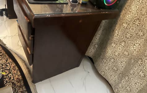Study table with 3 drawers and glass on top