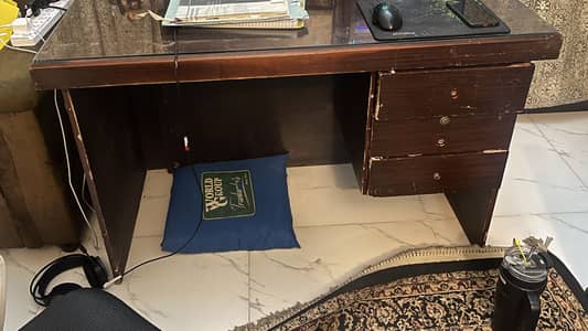 Study table with 3 drawers and glass on top