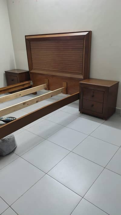 Queen size Bed