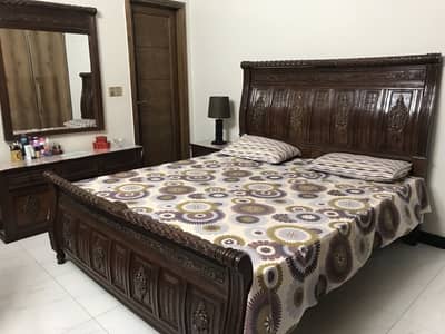 King size bed