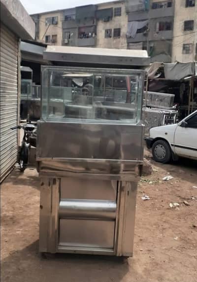 Golgappa chaat counter
