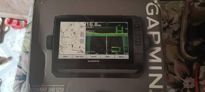 Garmin ECHOMAP UHD 92sv 9" Chartplotter Combo with Transducer & Mount