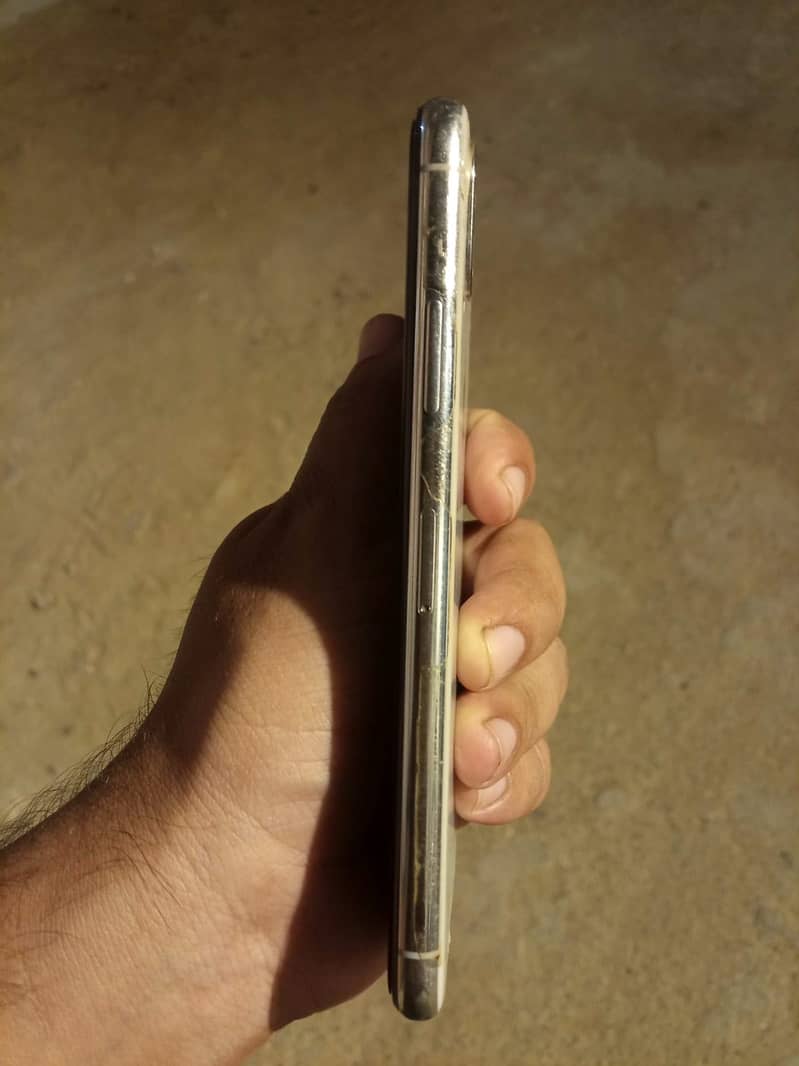 Apple iPhone X 3