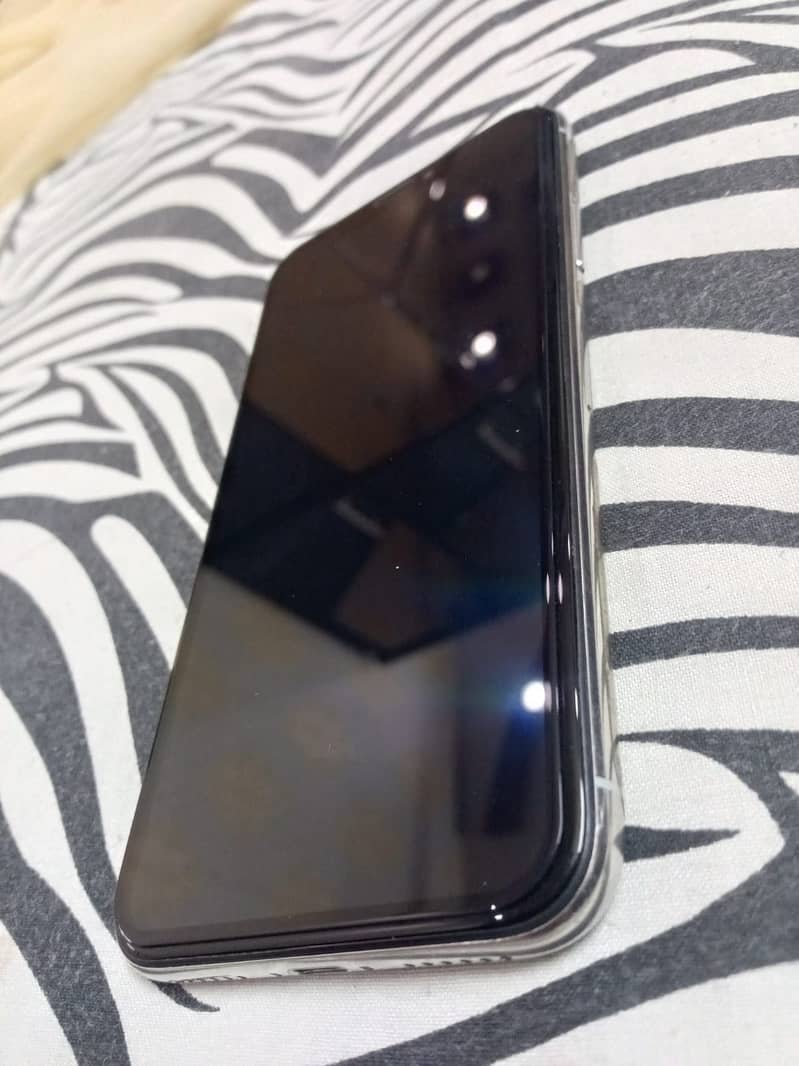 Apple iPhone X 4