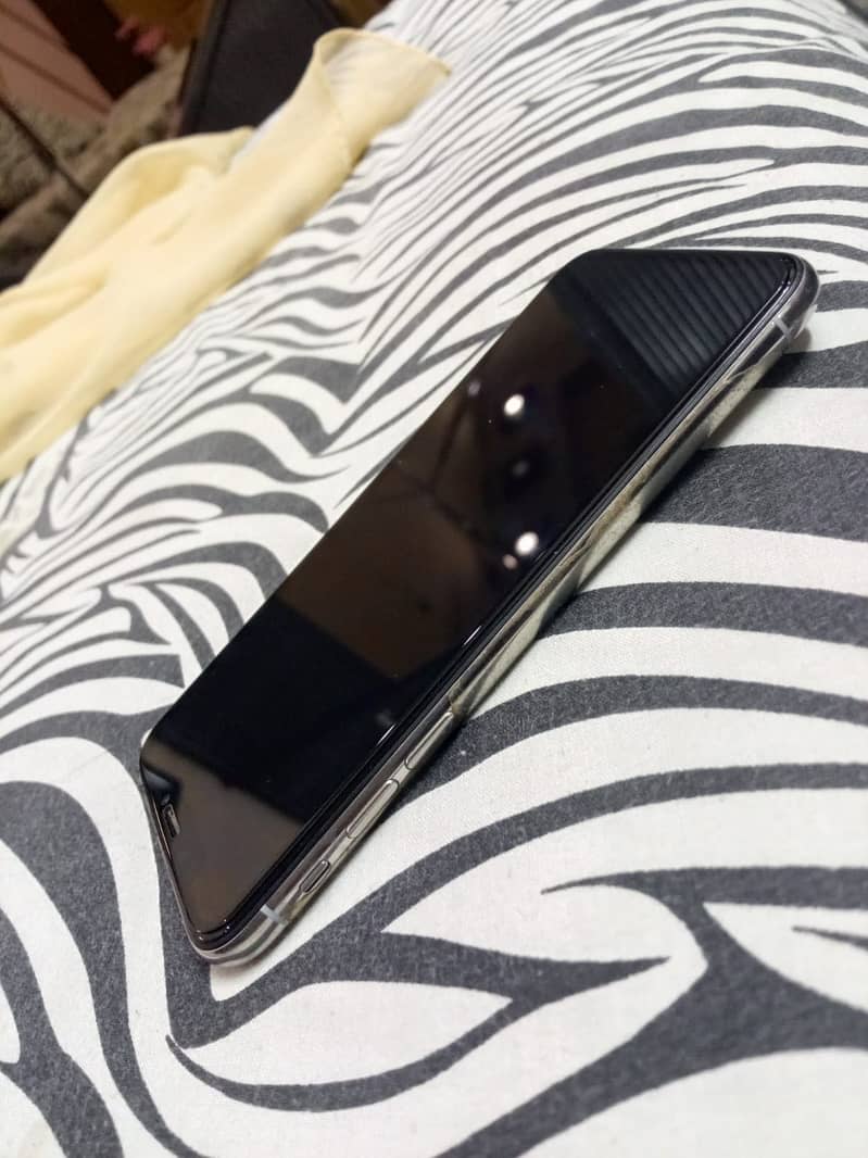 Apple iPhone X 5