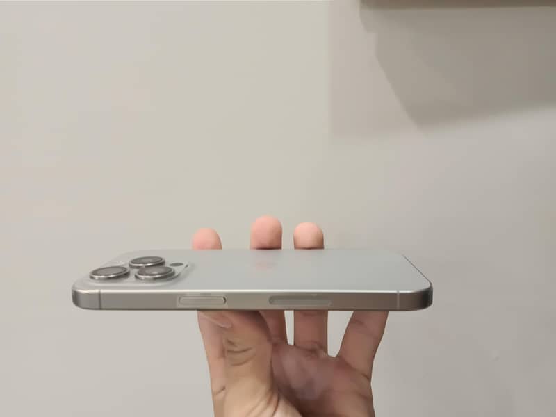 Apple iPhone 15 Pro 1