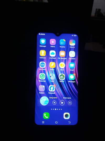 vivo y97. kit 8 256 gb hai frint camra dust hai  loction sukkur