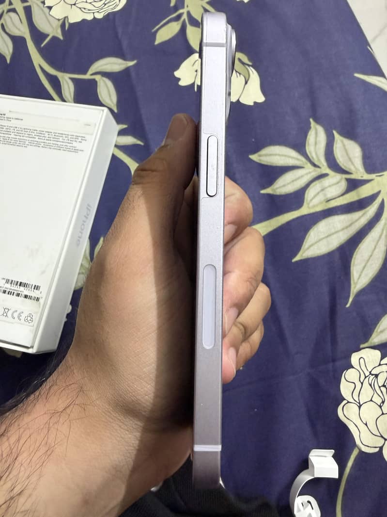 Apple iPhone 14 2