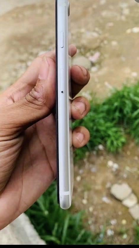 Apple iPhone SE 3