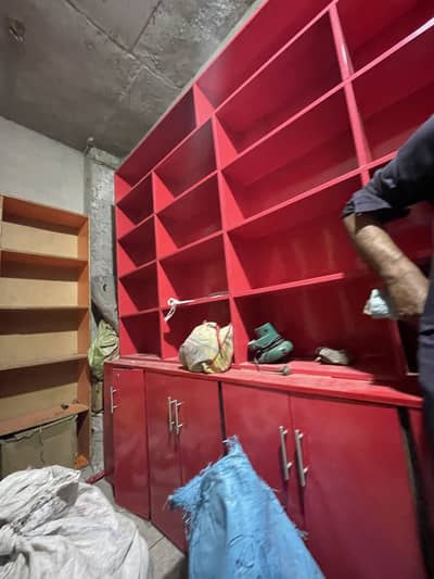 SHOP FURNITURE CONDITION 10/9 WOODEN HAI