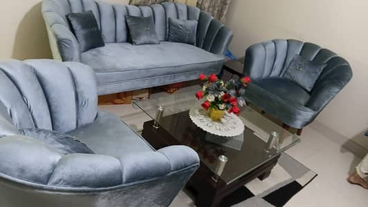 Stylish sofa new condition