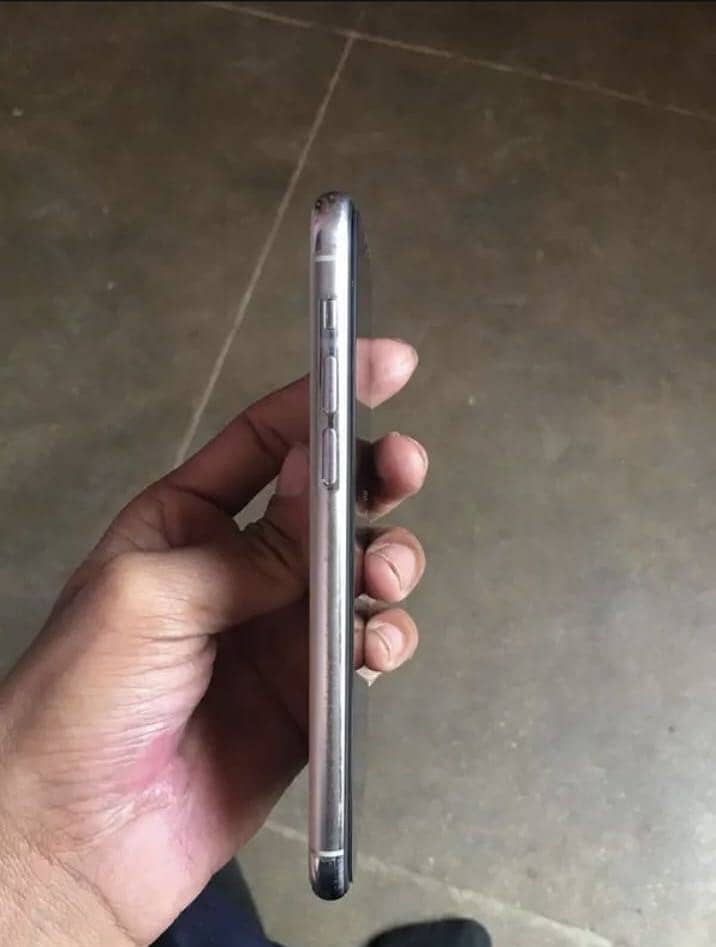 Apple iPhone 11 Pro 2