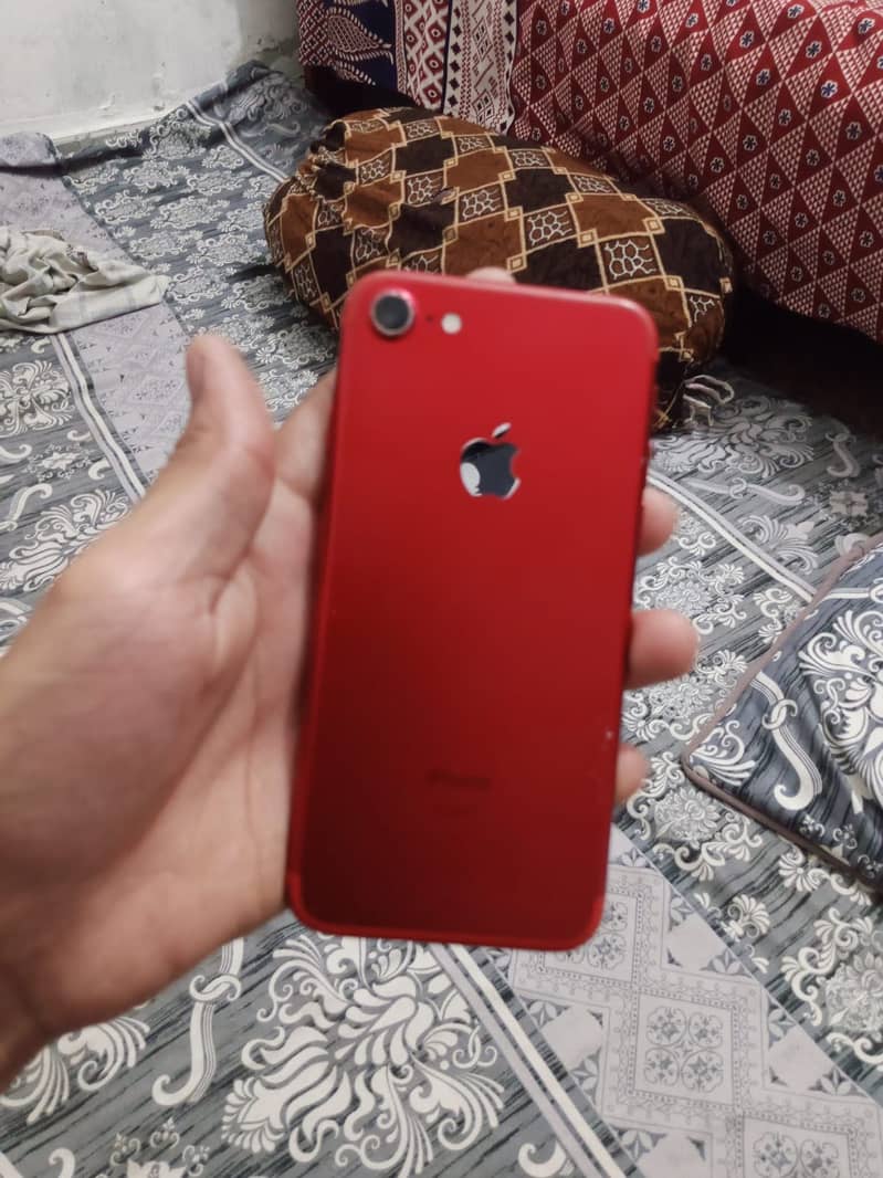 Apple iPhone 7 2