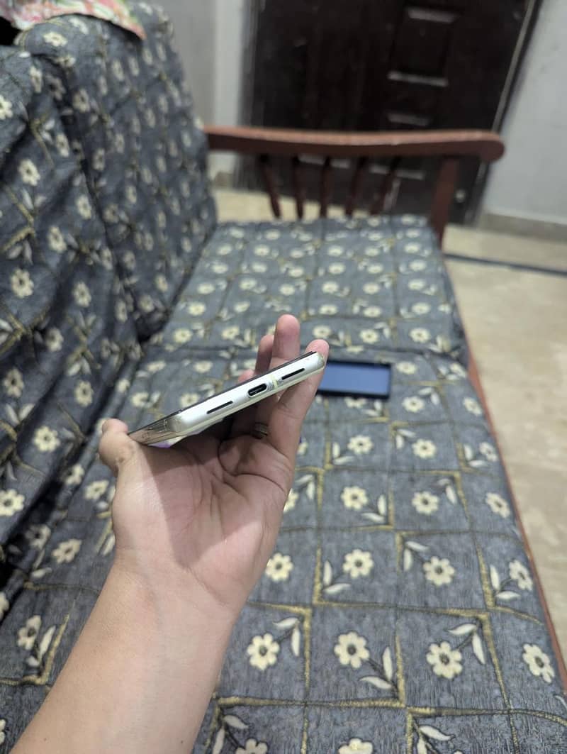 Google Pixel 7 5