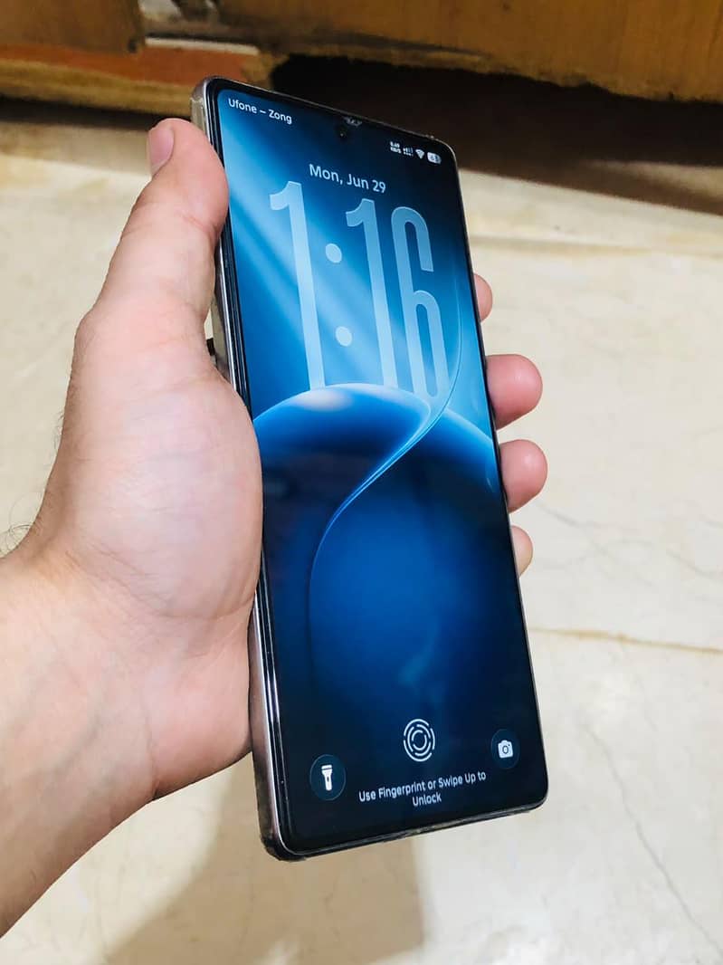 Tecno CAMON 40 1