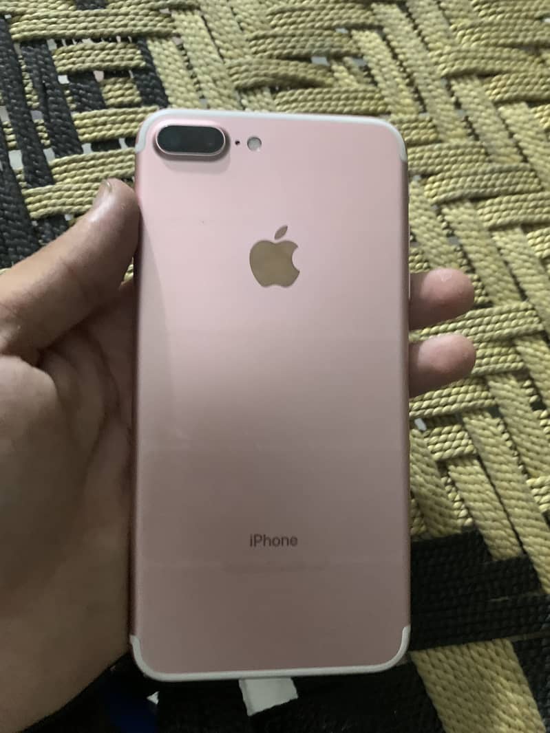 Apple iPhone 7 Plus 6