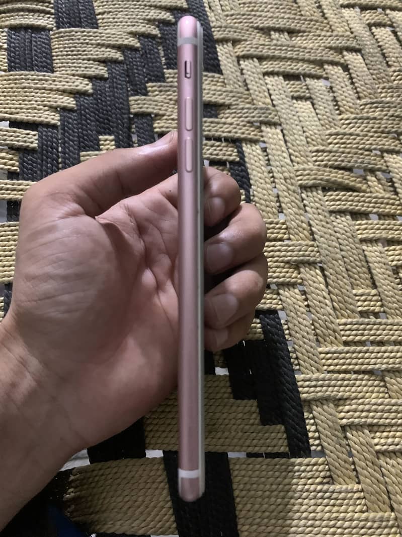 Apple iPhone 7 Plus 8