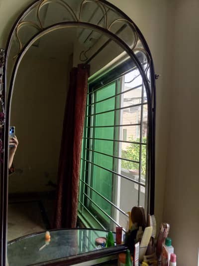 wall hanging mirror with table