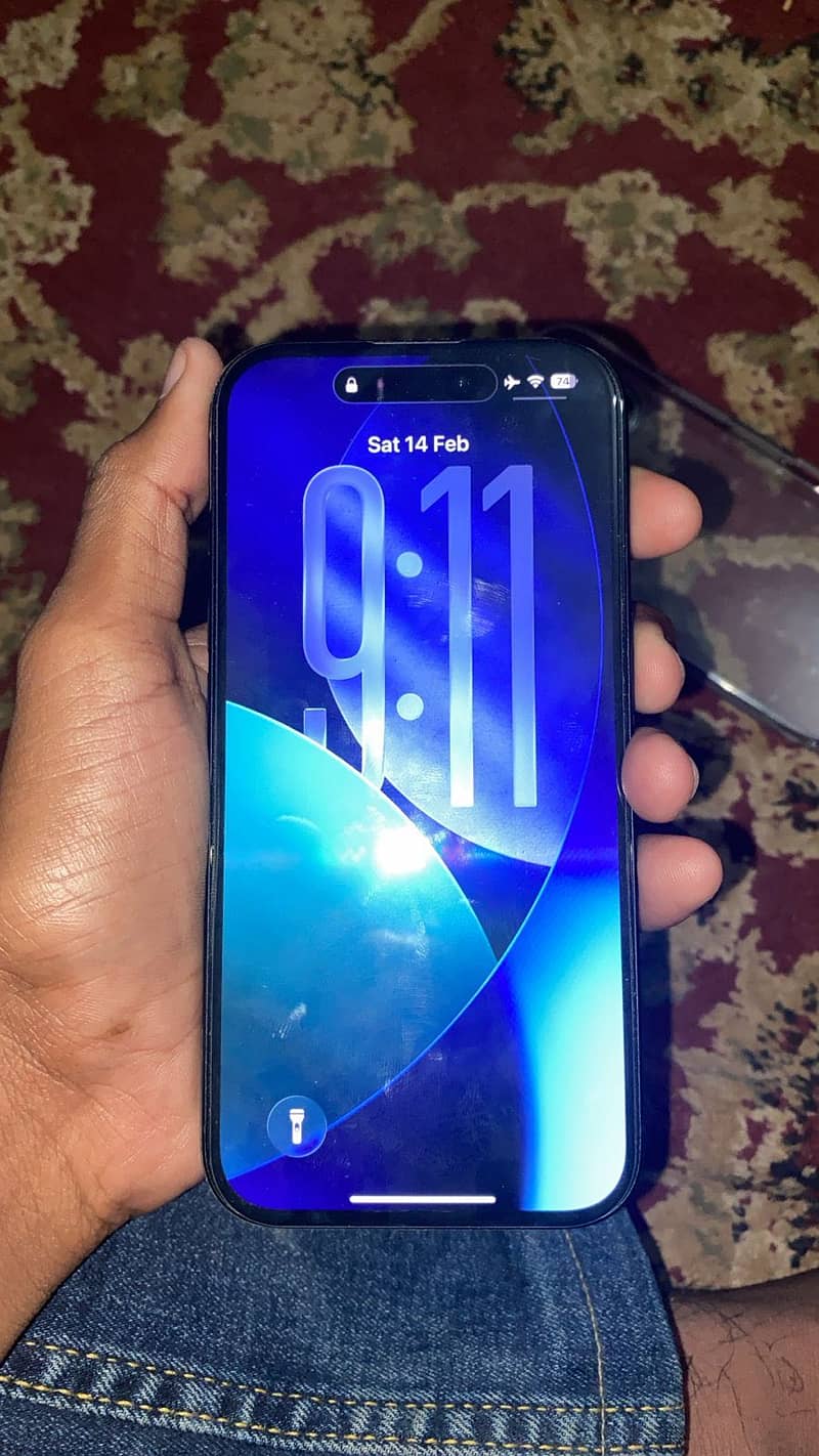 Apple iPhone 16 2