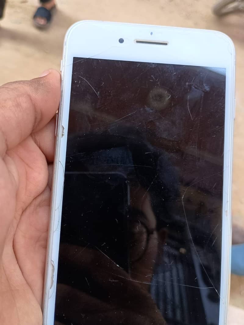 Apple iPhone 8 Plus 11