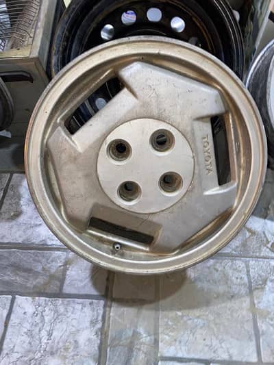 Toyota corolla 92 model Aloy Rims.