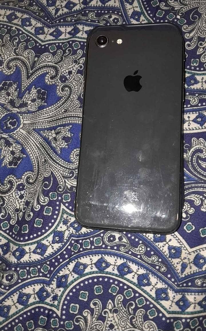 Apple iPhone 8 1