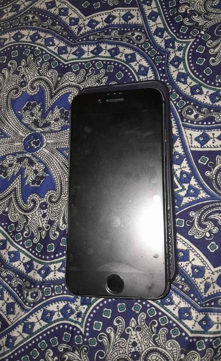 Apple iPhone 8 3