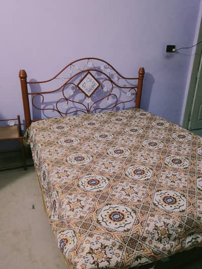 king size iron bed