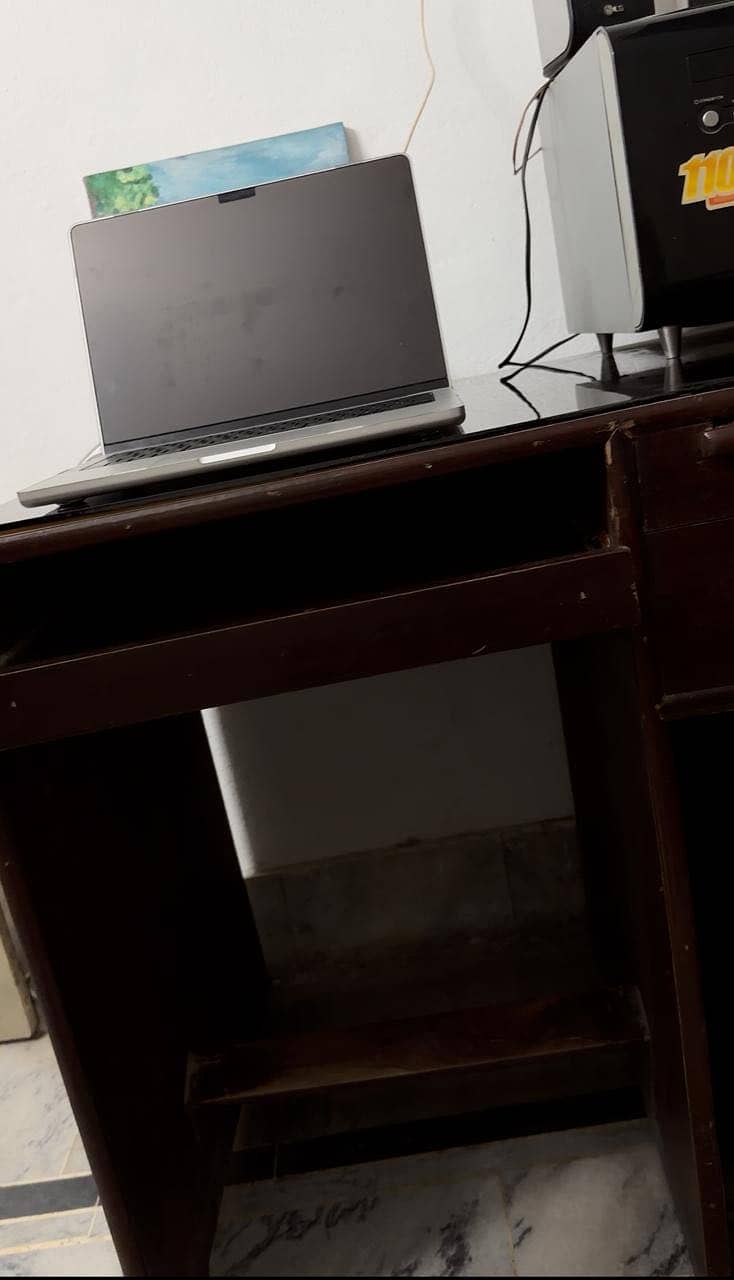 Computer Table 1
