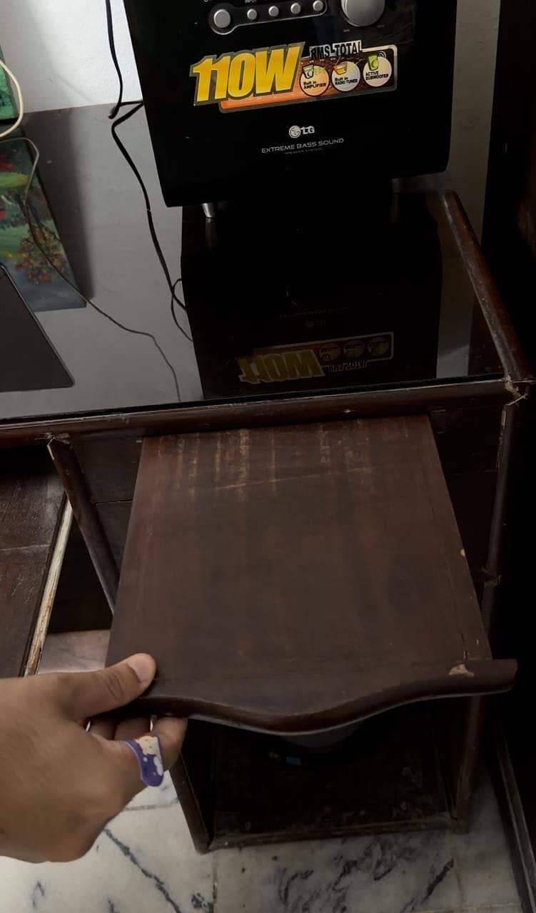 Computer Table 4