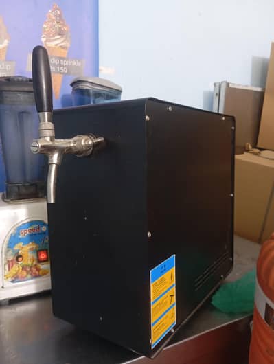 Soda Machine Carbonator Just insert Water and Co2