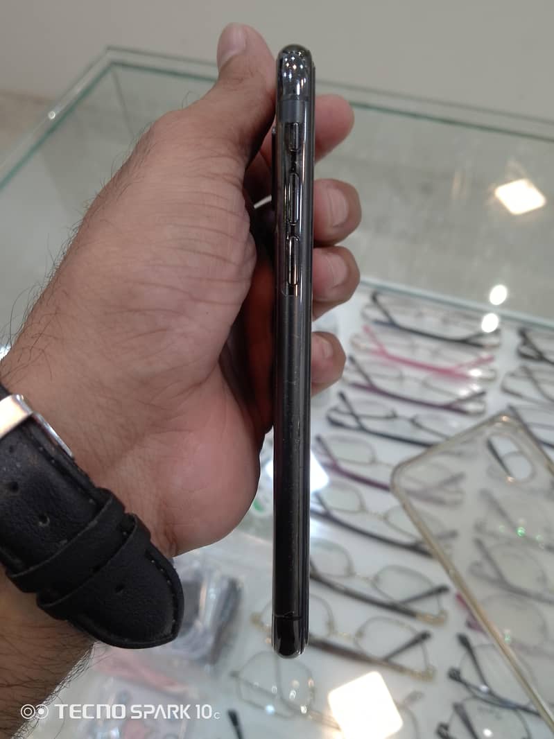 iPhone X 3