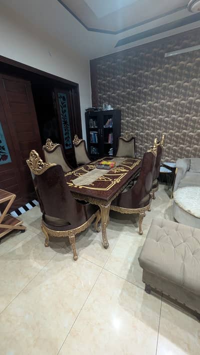 urgent sale Material: Solid Wood + PU Polish Gold Leaf Work