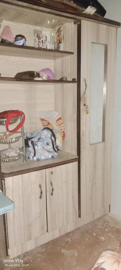 bed without mertres & shirt diwydar used sell