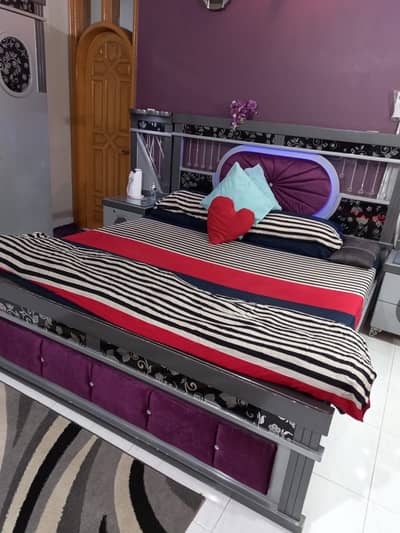Modern style bed