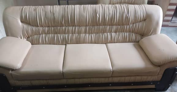 5 seater sofa in new condition