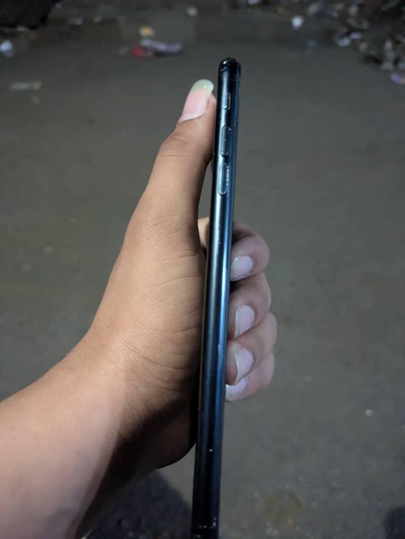 Apple iPhone 7 Plus 2