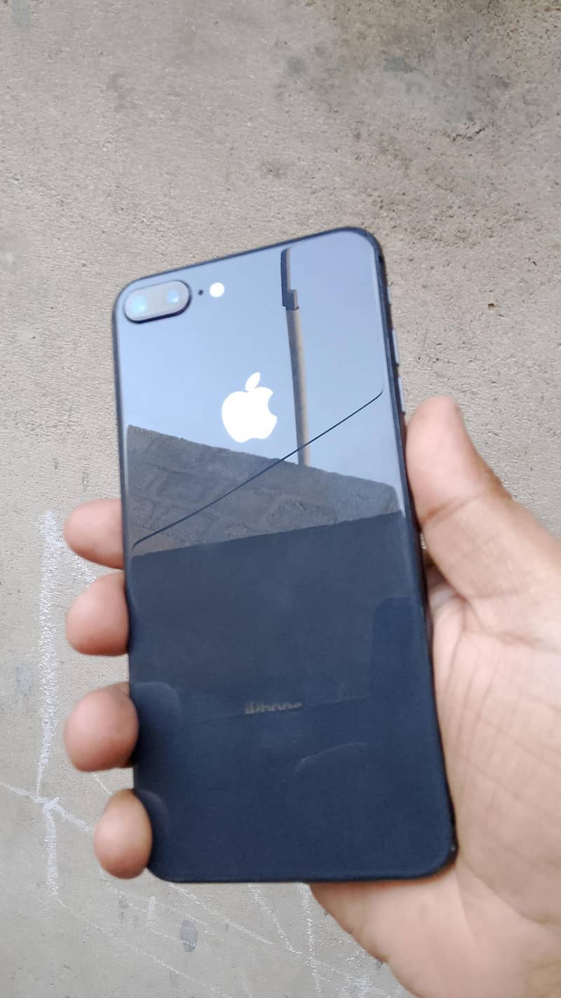 Apple iPhone 8 Plus 2