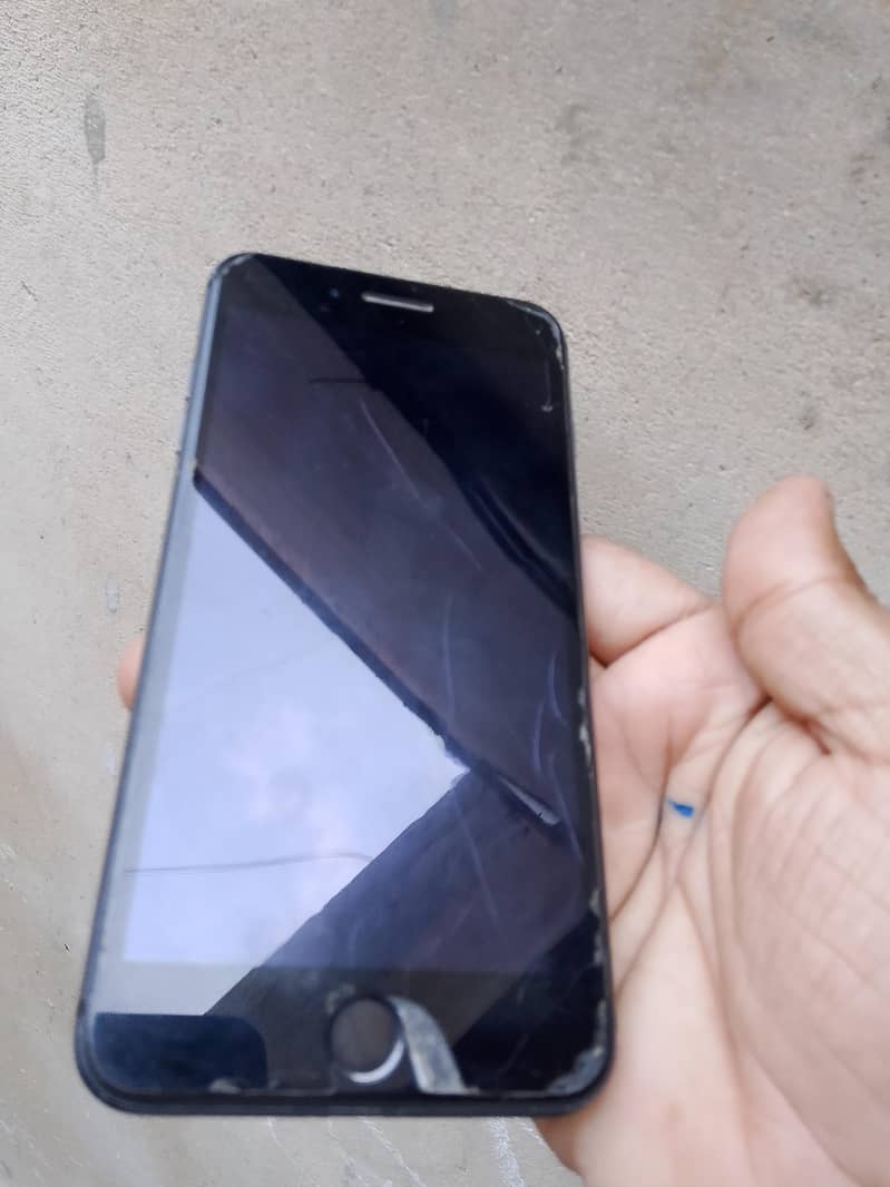 Apple iPhone 8 Plus 4