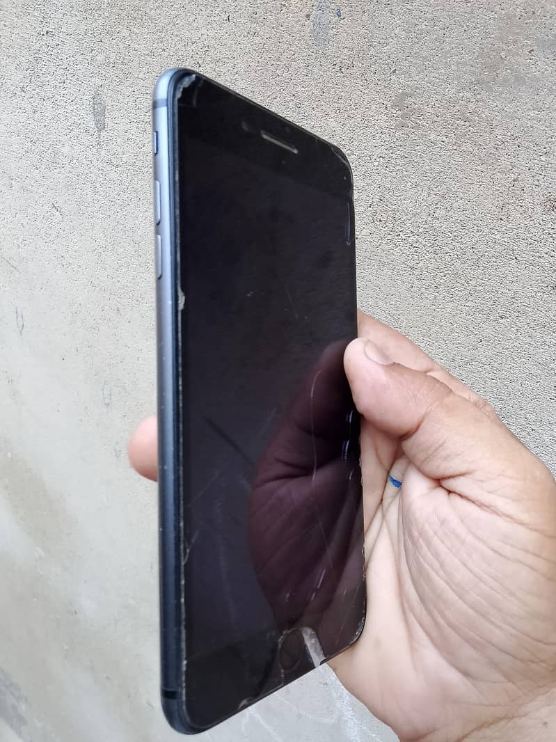 Apple iPhone 8 Plus 5
