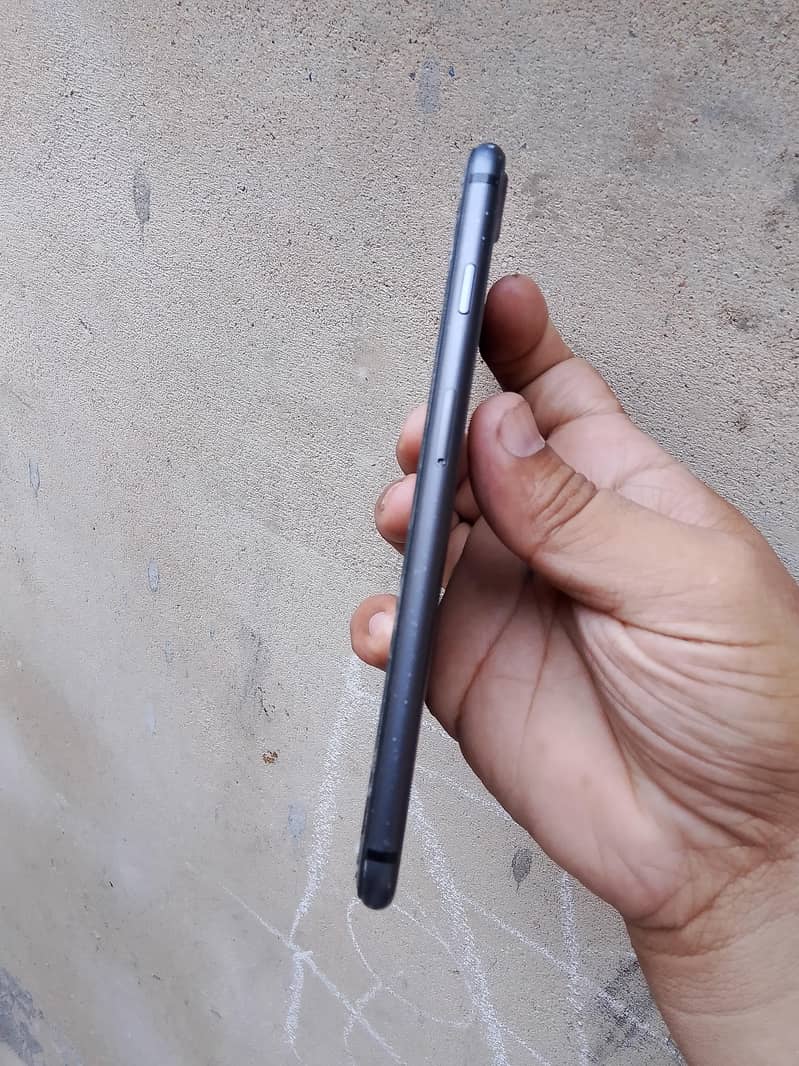 Apple iPhone 8 Plus 6