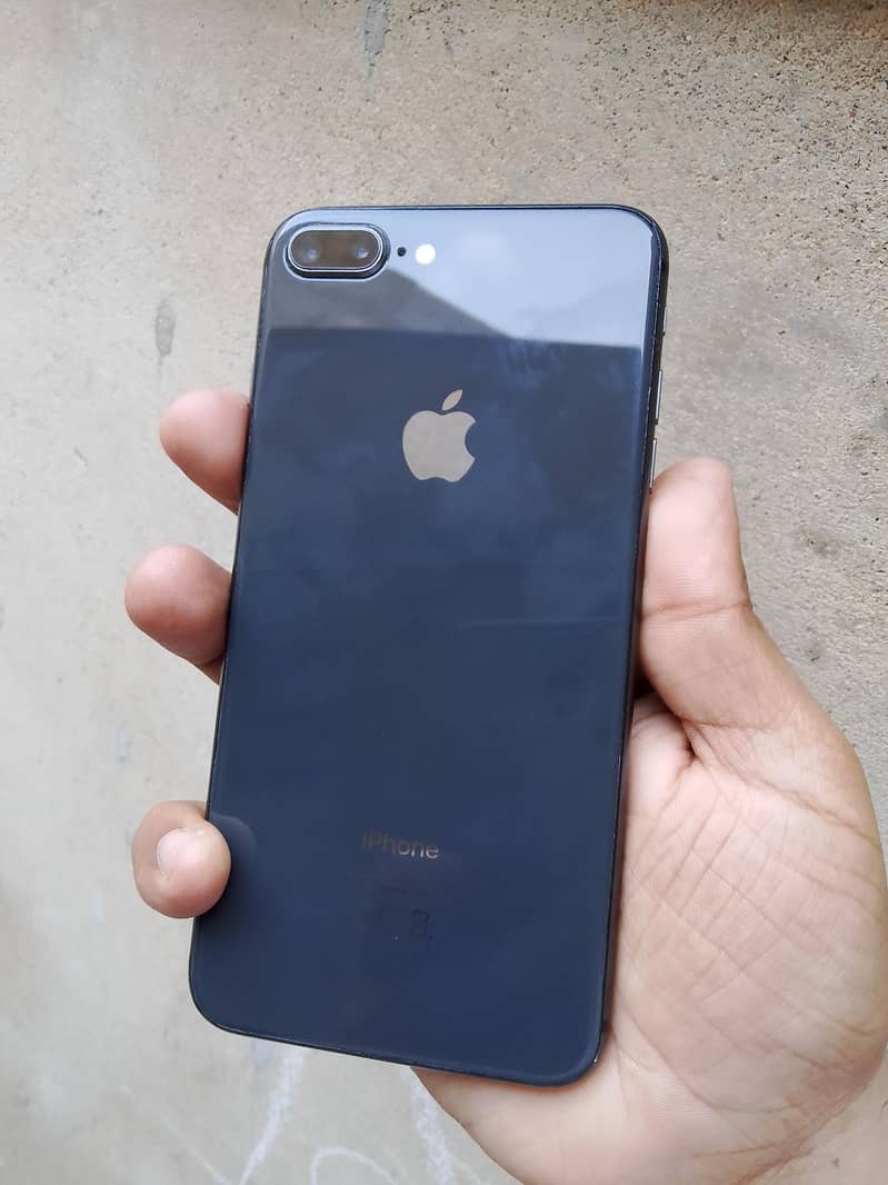 Apple iPhone 8 Plus 9
