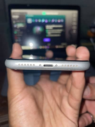 Apple iPhone XR