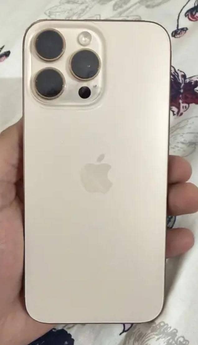 Apple iPhone 16 Pro 0