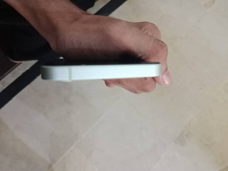 iPhone 12 6