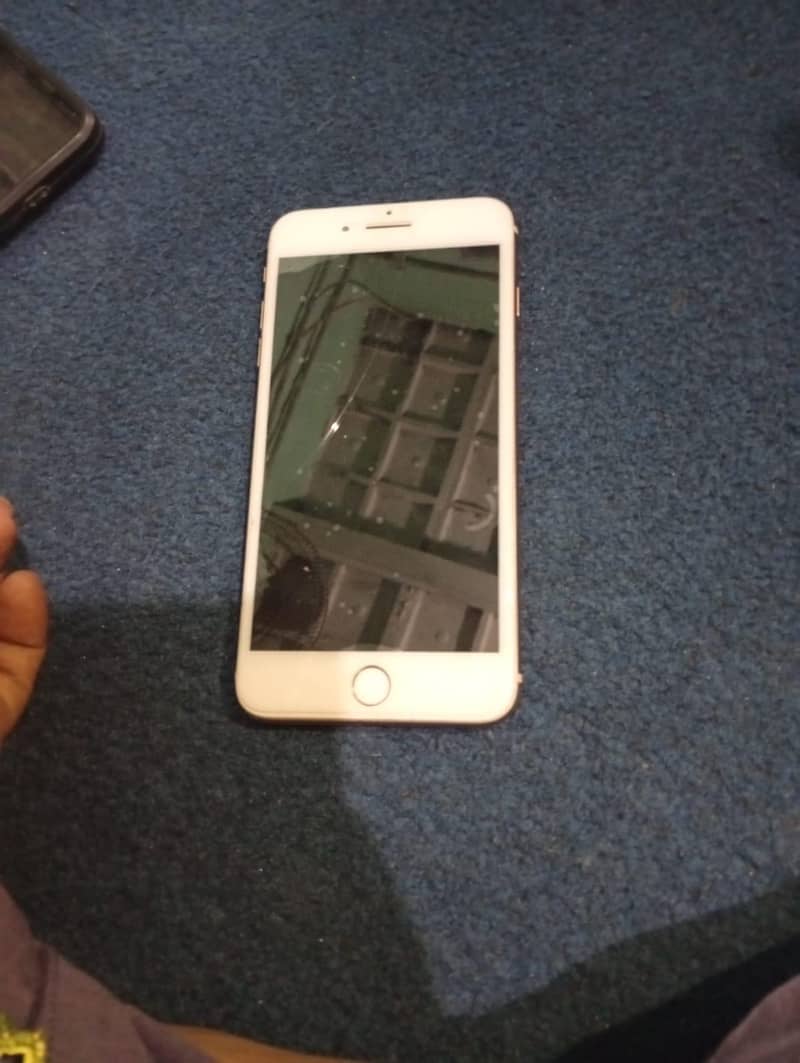 Apple iPhone 8 Plus 1